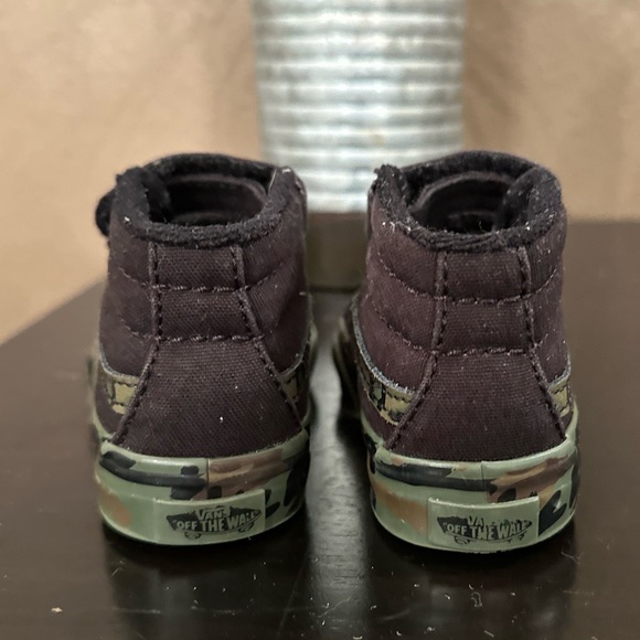 Toddler Camo Vans - Picture 4 of 4